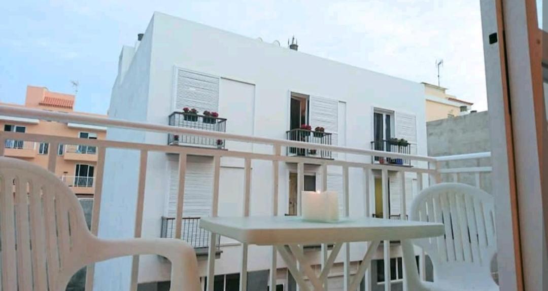 Cozy Apartment + Parking Playa San Juan Ґія-де-Ісора Екстер'єр фото