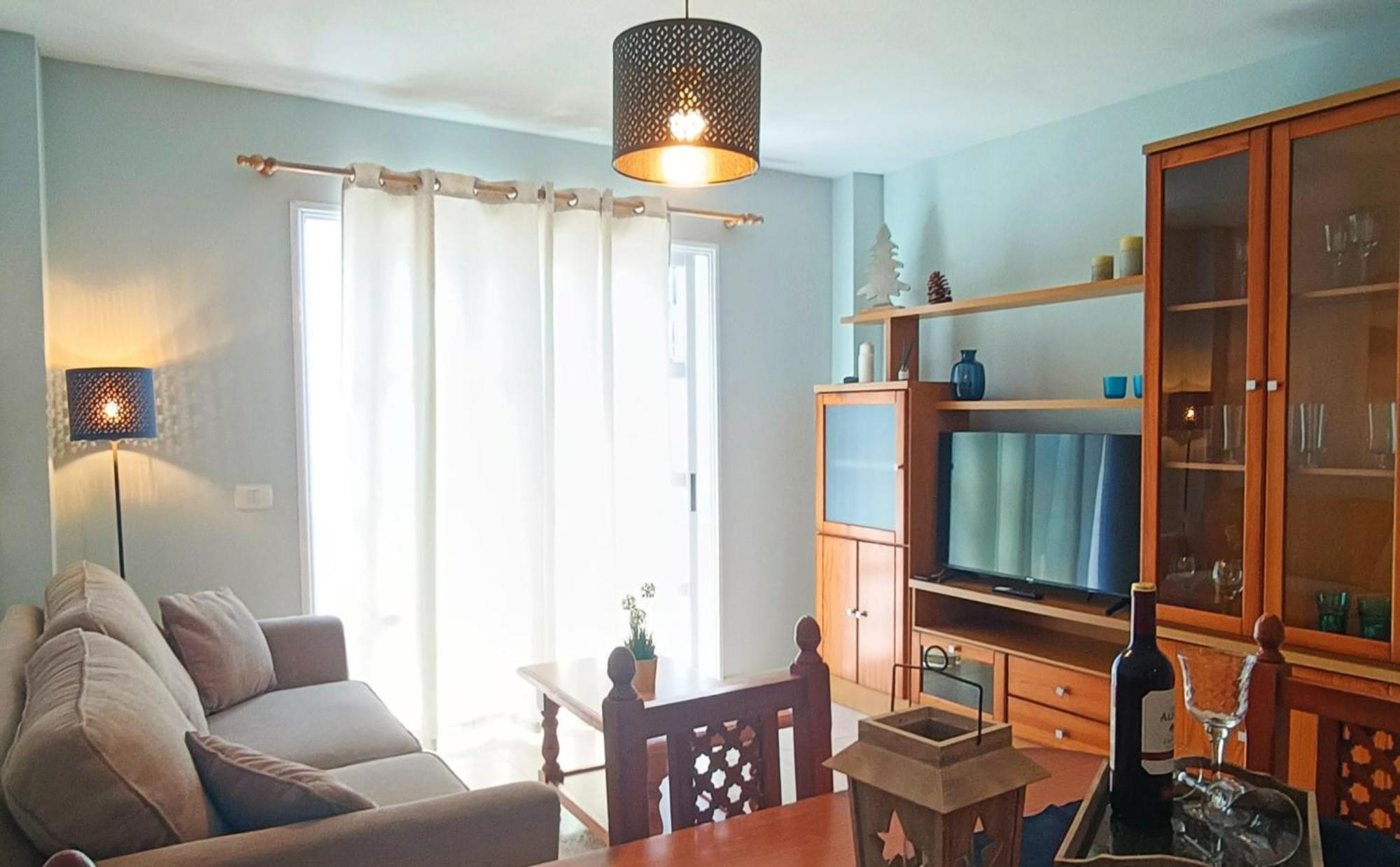 Cozy Apartment + Parking Playa San Juan Ґія-де-Ісора Номер фото